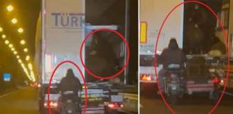 Film sahnelerini aratmadı! Hareket halindeki TIR'dan çaldıkları akıllara zarar