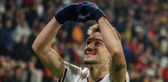 3 gol, 2 kırmızı kart! Trabzonspor, Muçi ile ligde ikinci sıraya yükseldi