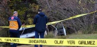 Boşandığı eşini otomobilde vurup canına kıydı