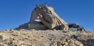 Görüntü Türkiye'nin yanı başından! 1 yıldır böyle yıkık halde duruyor