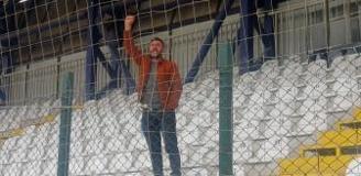 600 kilometre yol kat edip takımını tek başına destekledi