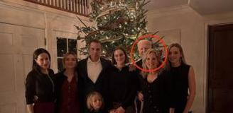 Biden'dan Noel fotoğrafı kafaları karıştırdı, neredeyse görünmez oldu