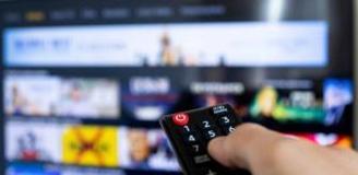 Bahar dizisi bu akşam final yapıyor! Ekip son set gününde veda pastası kesti