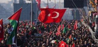 Yeni yılın ilk günü 7'den 70'e Türkiye Gazze için ayakta! On binler Galata Köprüsü'ne yürüyor