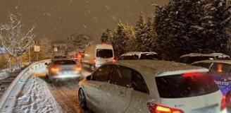 Yıllar sonra bir ilk! İstanbul yeni yıla karla girdi