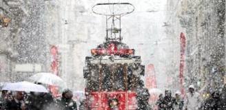 Valilik açıkladı! İstanbul'da kar yağışı etkisini sürdürmeye devam edecek