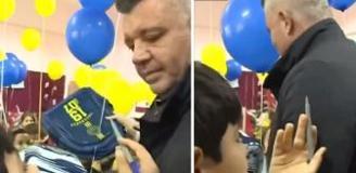 Sadettin Saran'dan imza isteyen çocuğu şoke eden hareket