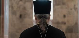 Hindistan'da Papaz Bipin Bihari Naik'e inanılmaz saldırı: Zorla inek dışkısı yedirildi