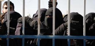 Terör örgütünden temizlenen bölgeye koştular! Evlatlarını bekleyenler var