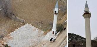 Cemaat de imam da minare de var fakat cami yok