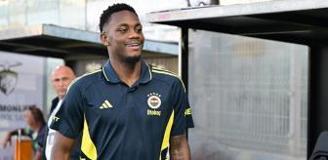 Jhon Duran hakkında bomba iddia: Para cezası veriyorlar, kolundaki saati veriyor