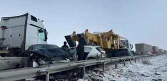 Erzurum'da çok sayıda aracın karıştığı zincirleme trafik kazası meydana geldi