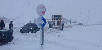 Kahramanmaraş'ta kar ve tipi ulaşımı felç etti