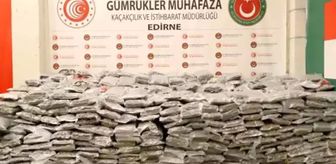 Ticaret Bakanlığı Gümrükler Muhafaza ekiplerinden zehir tacirlerine ağır darbe: 1 ton 413 kilo esrar ele geçirildi