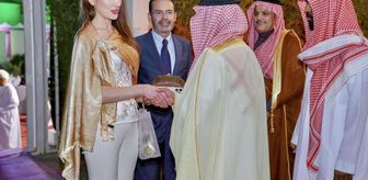 Büyükelçinin iftar için tercih ettiği kıyafet olay oldu