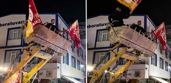 Avcılar'da inşaat kepçesi üzerindeki şampiyonluk kutlamasına polis engeli