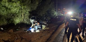 Adana'da iki otomobil çarpıştı: 2 ölü, 3 yaralı