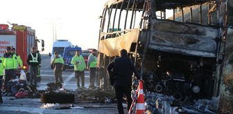 Denizli'de bariyerlere çarpan yolcu otobüsü alev aldı: 8 ölü