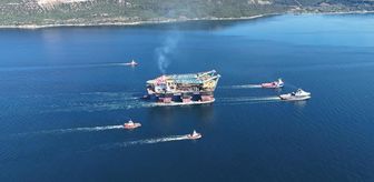Dünyanın 3'üncü büyük ağır kaldırma vinci Çanakkale Boğazı'ndan geçti