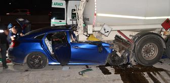 Adana'da tankerle çarpışan otomobildeki baba öldü, 2 çocuğu yaralandı