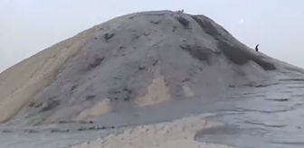 İran'da çamur volkanı faaliyete geçti