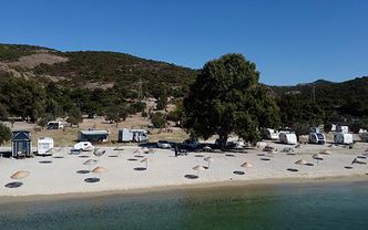 Okullar açıldı sahiller boşaldı Foça 'da turizm bitti