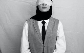 Bağlarınızı çözün: yeni sezonda “black tie” kavramı
