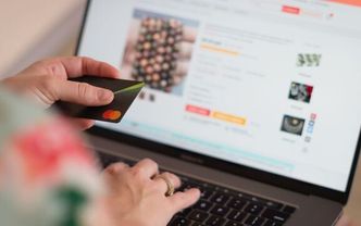 Sanal Alışveriş: Teknolojinin Perakende Dünyasına Getirdiği Devrim