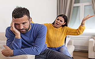 Bizi tüketen ilişkileri neden sürdürürüz?
