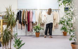 Gardırobunuzu yeniden oluşturmak: stilinizde yaratıcı olmanın 5 ana maddesi