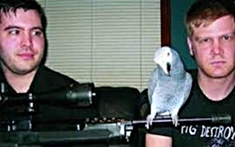 Papağan vokalli Death Metal Grubu