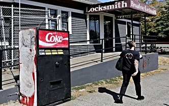Esrarengiz, geçmişten gelen soda otomatı