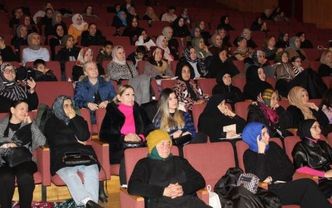 Erkek konuşur kadın dinler