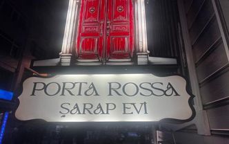 Kadıköy'de meşhur şarap evi (Porta Rossa )