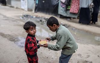 Gazze’de Çocuklar Yanıyor, Dünya İzliyor