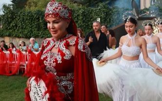 Nuray Sayarı’dan Kına Manifestosu;Yaş Yok, Limit Yok, Mutluluk Var!”