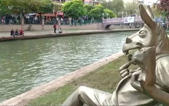 Eşek heykeli yapan vatana hizmet eder mi?