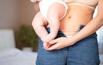 Doğum sonrası vücut estetiği: Karın germe + meme estetiği + liposuction