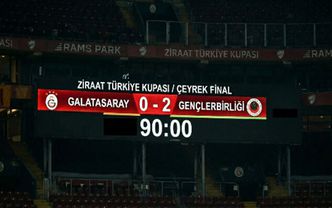 Gençler turu kaptı kaçtı!