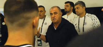 Bakışlara dikkat! Fatih Terim'in Suudi Arabistan'daki ilk motivasyon konuşması viral oldu