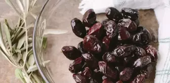 Rüyada zeytin yemek ne anlama gelir? Rüyada siyah zeytin yemek ne demek? Rüyada yeşil zeytin görmek nedir?