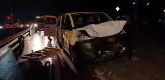 Antalya'da Tur Araçlarıyla Kaza: 6 Yaralı