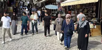 Safranbolu'da Hafta Sonu Yoğunluğu: Ziyaretçiler Tarihi Sokaklarda