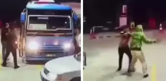 Adana'da dolmuş şoförlerinden özel halk otobüslerine saldırı! Taş ve sopalar havada uçuştu