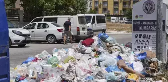 İzmir'de sokaklar çöp yığınlarıyla doldu, vatandaşlar 'Hastalık saçıyor' diyerek isyan etti