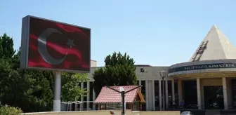Cumhurbaşkanı Erdoğan'ın bayrak çağrısına Kahramanmaraş Büyükşehir Belediyesi'nden anlamlı yanıt