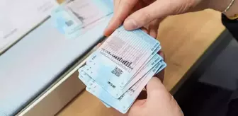 Ehliyet yenileme harcı cep yakacak! Büyük zam öncesi nüfus müdürlüğünde kuyruklar oluştu