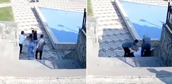 Mahalle muhtarı, parkta uyardığı genç tarafından bıçaklandı