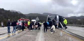 Konya'da yolcu otobüsü devrildi