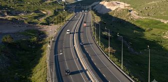 Kayseri Kuzey Çevre Yolu'nda görsel şölen: Aydınlatma direkleri leyleklerin yeni adresi oldu